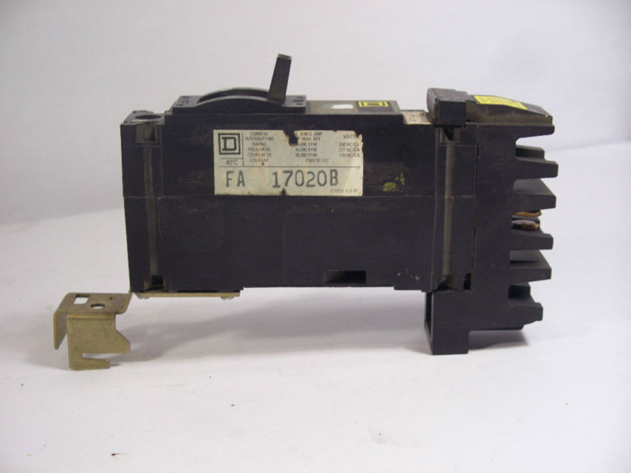 SQUARE D FA-17020-B  CIRCUIT BREAKER 20A USED