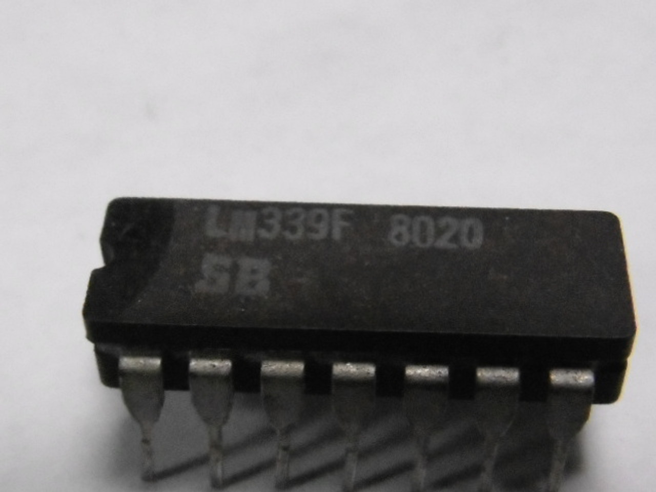 Motorola LM339F Quad Single Supply Comparator 14-Pin USED