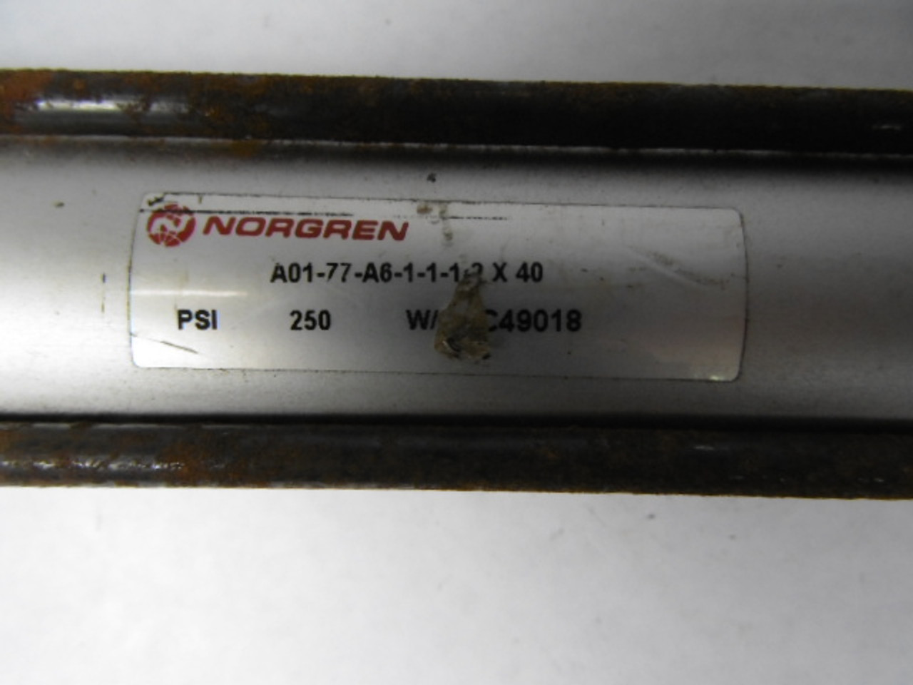 Norgren A01-77-A6-1-1/2X40 Pneumatic Air Cylinder 250PSI USED