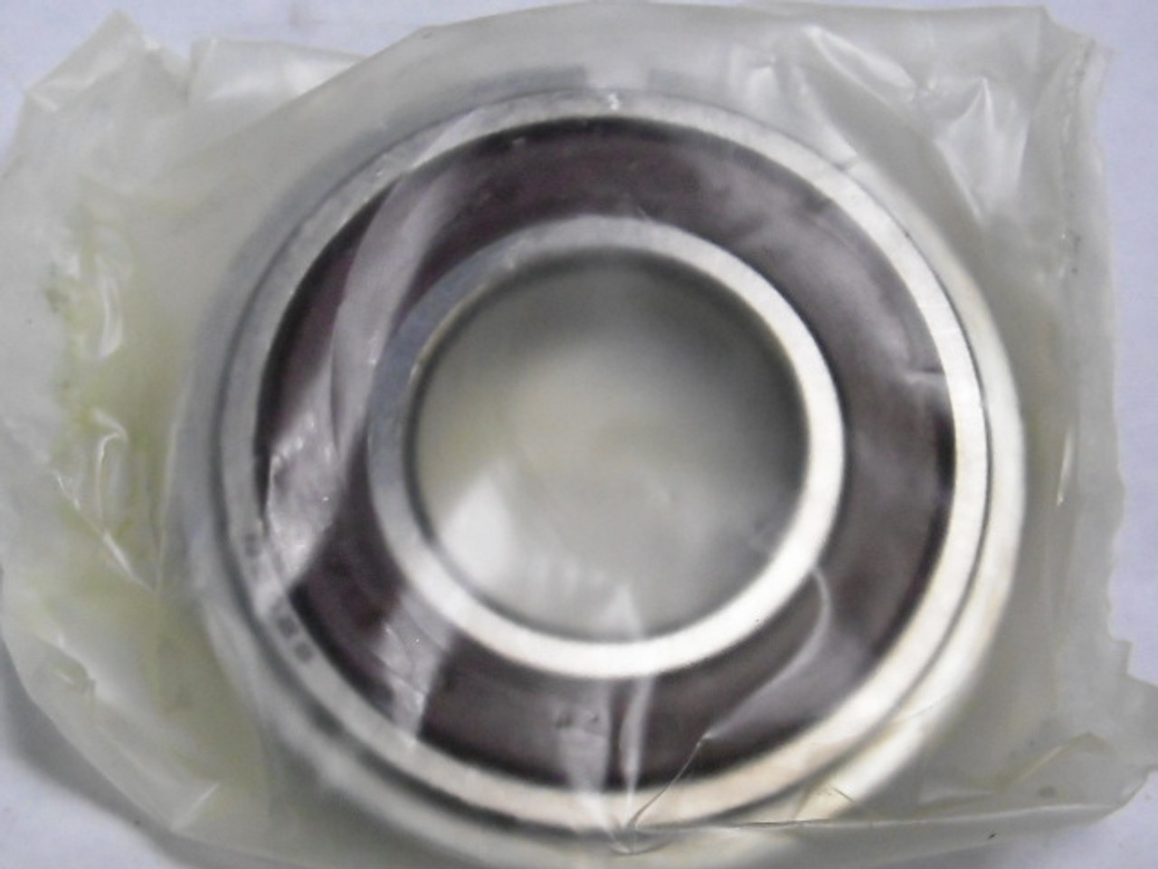 NSK 6205DDUNR Ball Bearing With Snap Ring ! NEW !