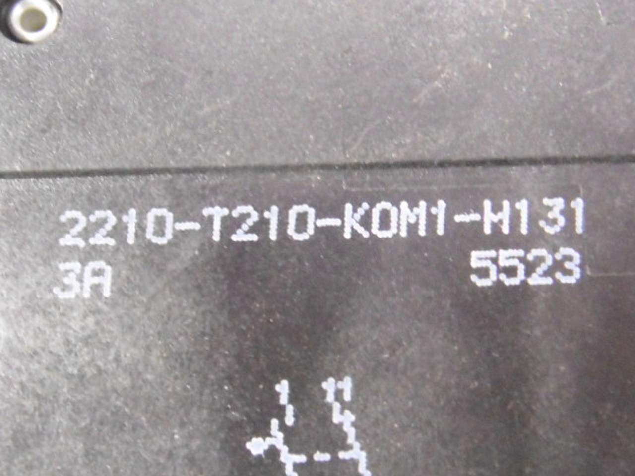 ETA 2210-T210-K0M1-H131-3A Circuit Breaker 3A 250V AC 65V DC 1-Pole USED