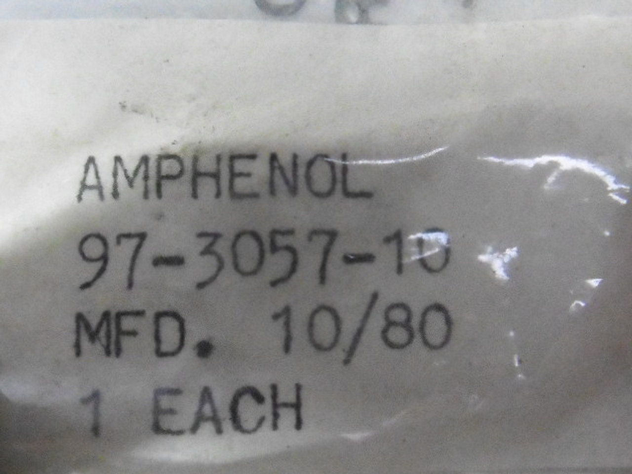 Amphenol 97-3057-10 Circular Cable Clamp Connector ! NWB !