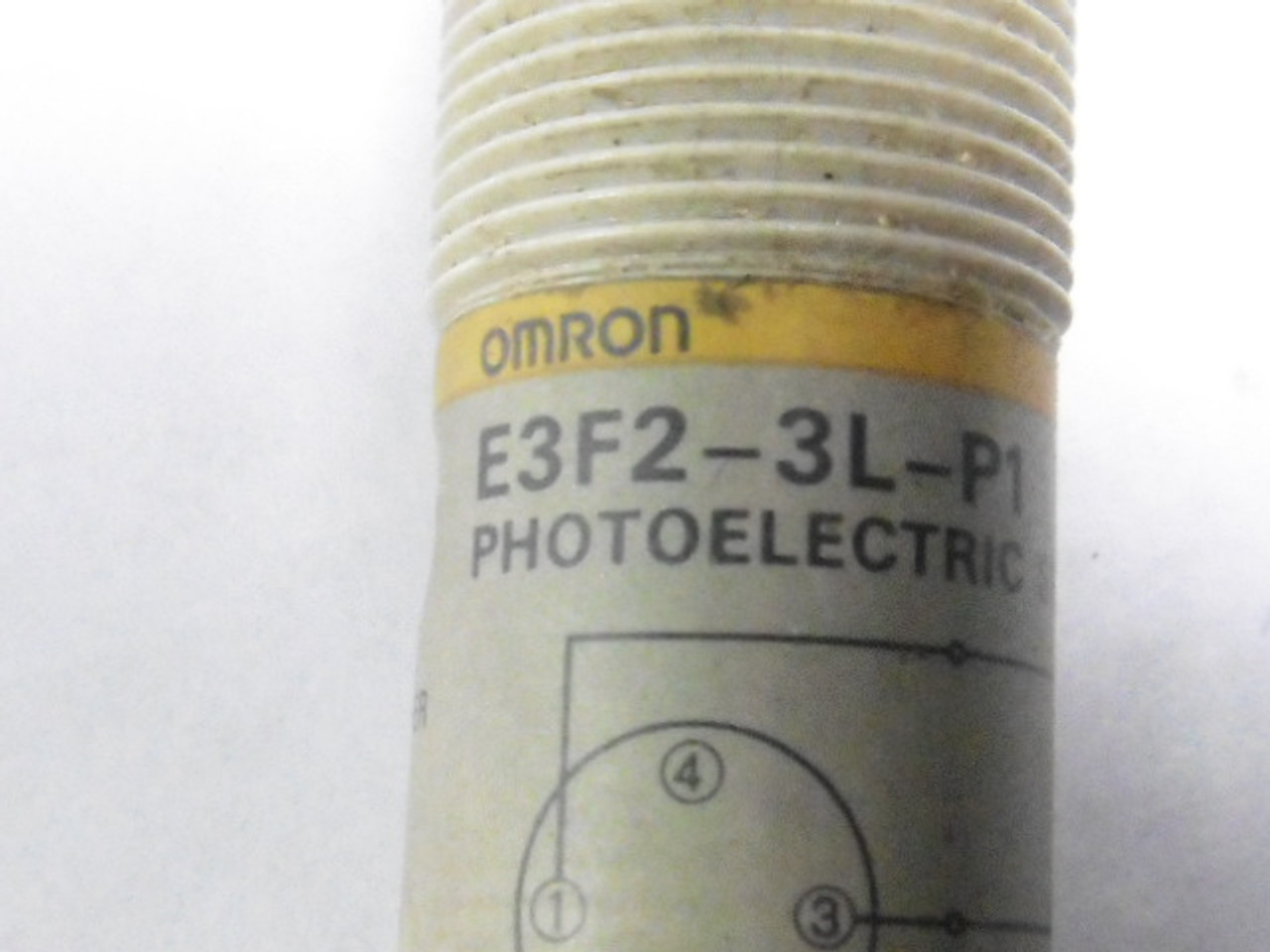 Omron E3F2-3L-P1 Photoelectric Switch 10-30V DC COSMETIC STAINING USED