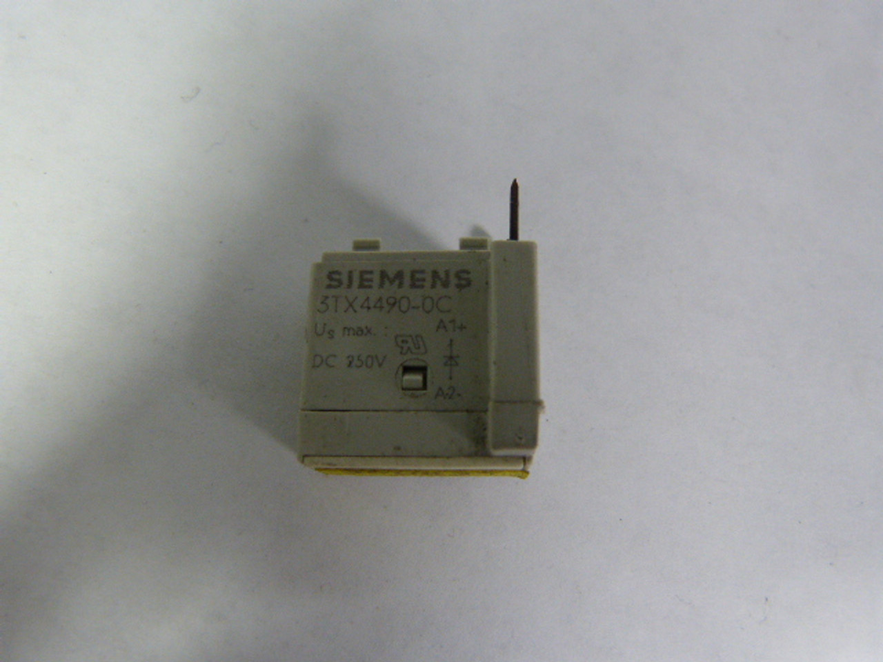 Siemens 3TX44-90-OC Surge Suppressor Varistor 250VDC USED