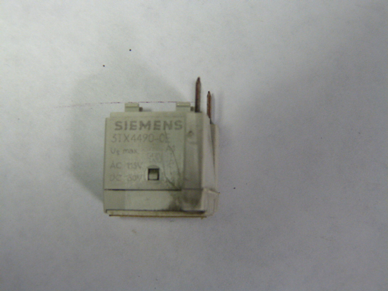 Siemens 3TX4490-OE Surge Suppressor Varistor 115V USED