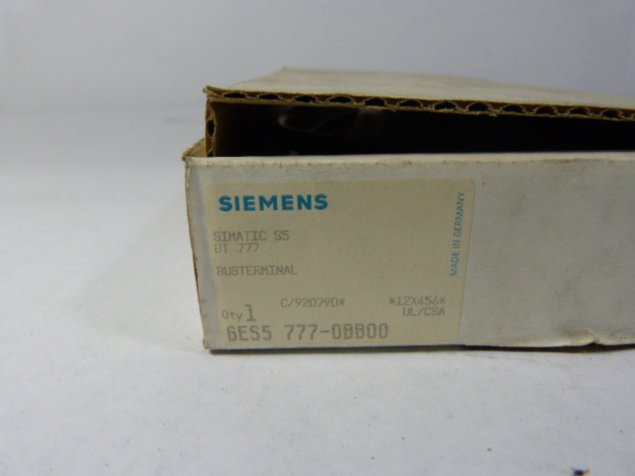 Siemens 6ES5-777-0BB00 Bus Terminal NEW