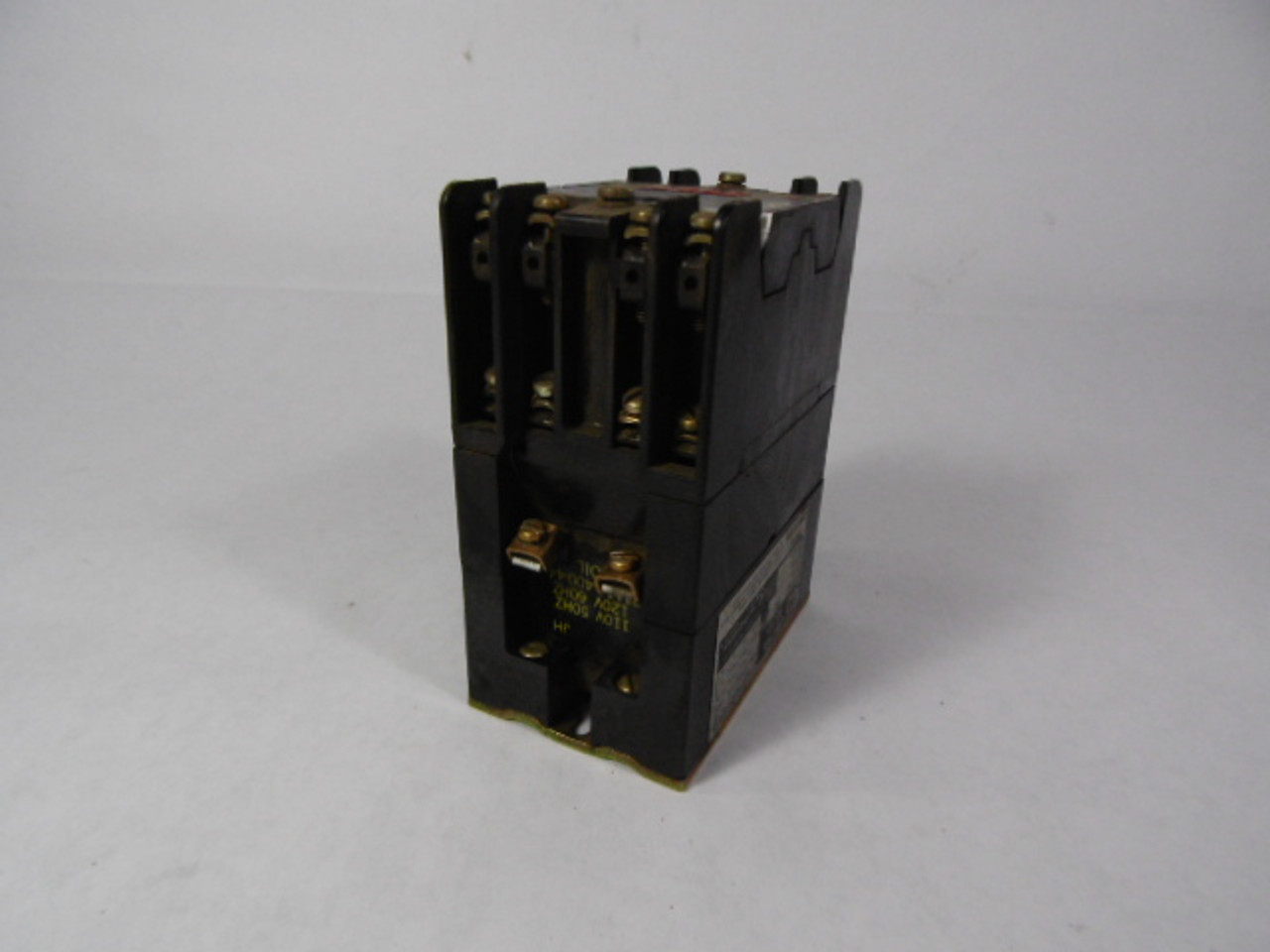 Square D 8501-L040-V02 Relay 10Amp 4Pole 4NO 110/120V Coil USED