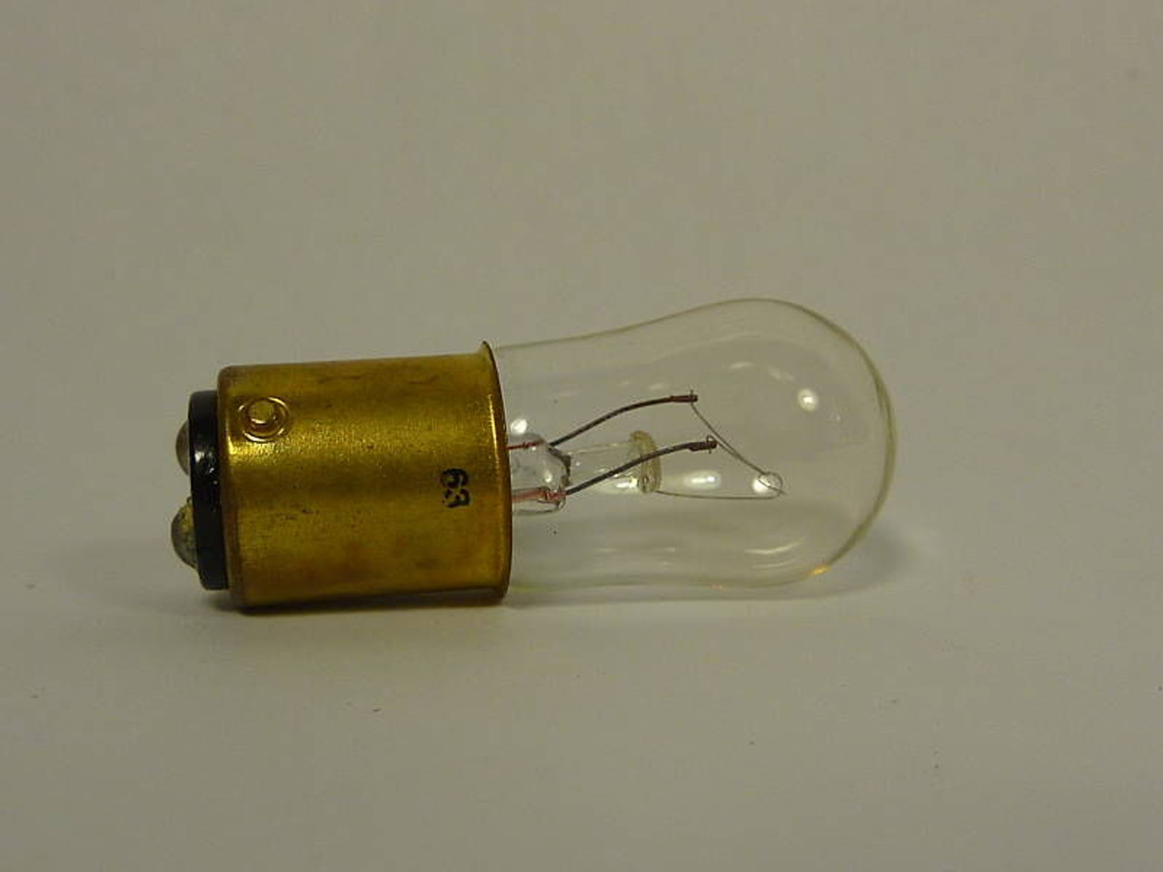 Standard Double Bayonet Light Bulb 6 Watt 32VDC USED