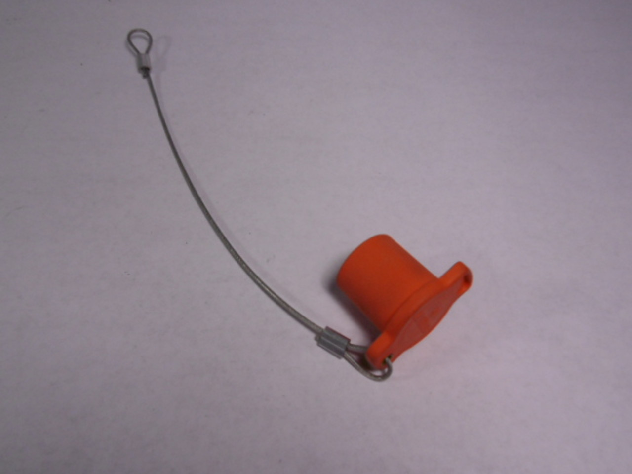 Leviton 16P22-O Protective Cap Female for 16-Series Connector Orange USED