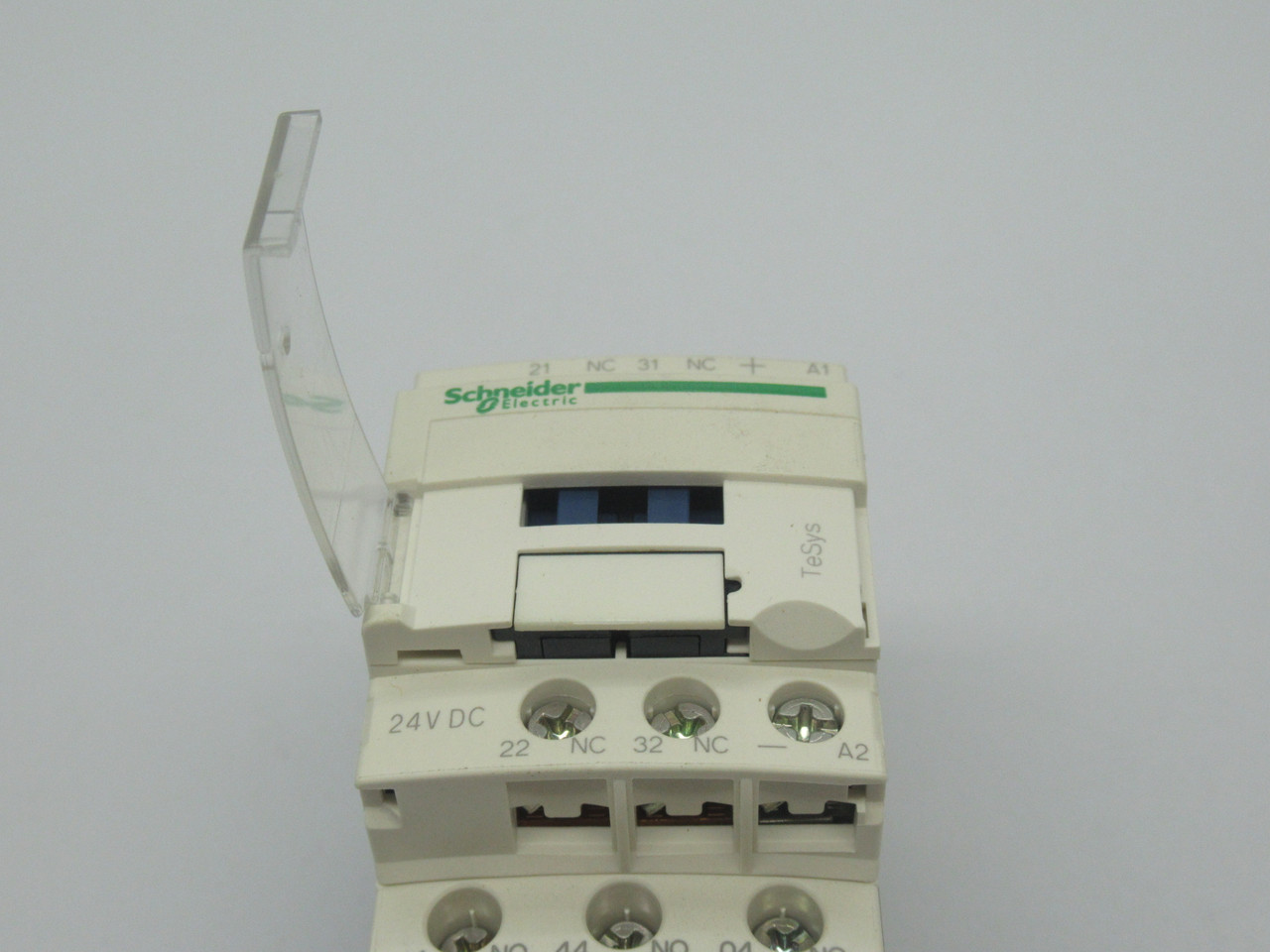 Schneider Electric CAD32BD Control Relay 24VDC 10A 690V 3NO 2NC BOX DMG NEW
