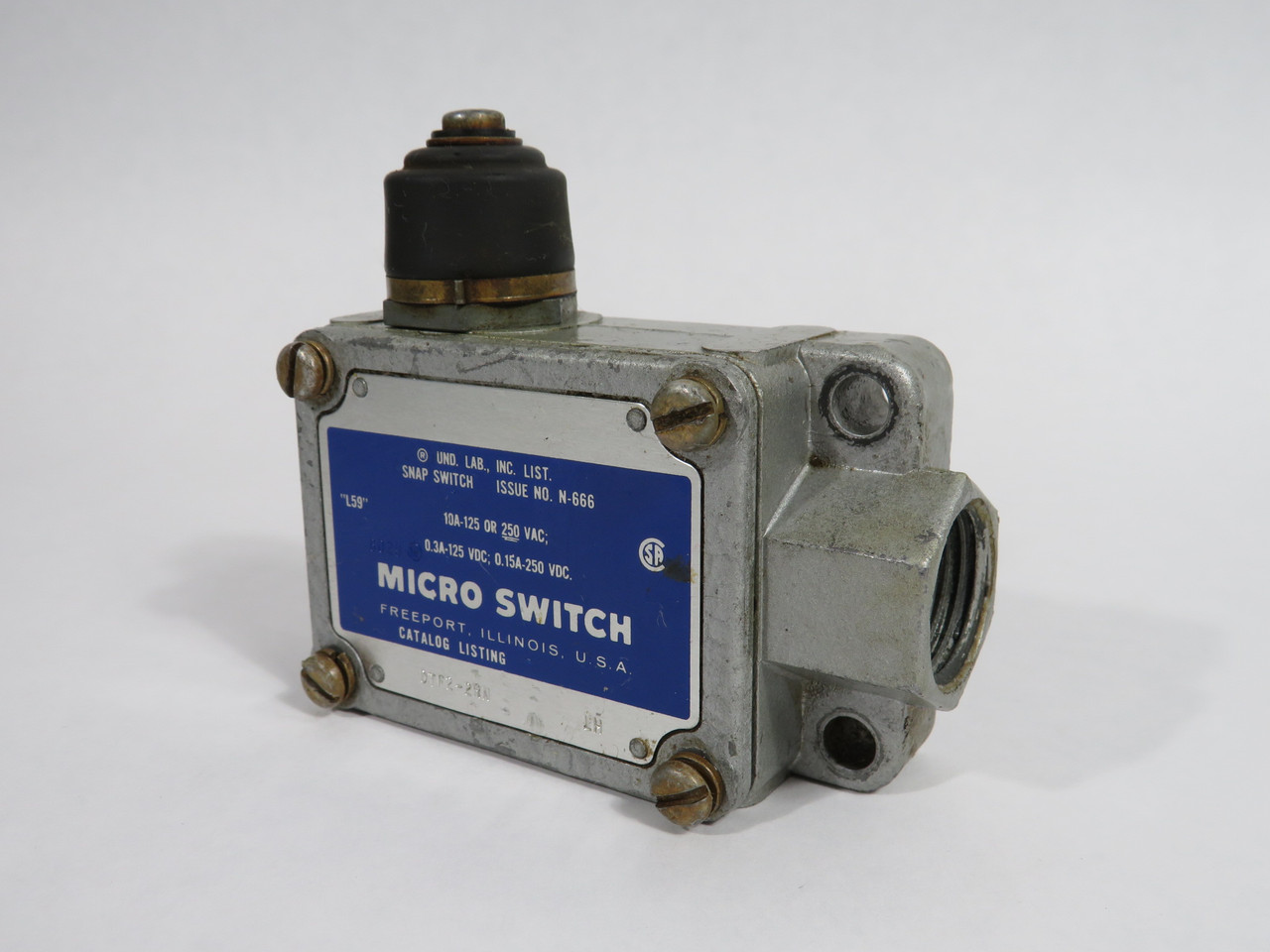 Microswitch DTF2-2RN-LH Limit Switch 10A 125/250VAC 0.3-0.15A 125-250VDC USED