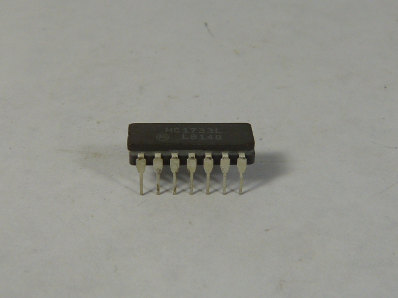 Motorola MC1733L Integrated Circuit Chip 14-Pin NOP