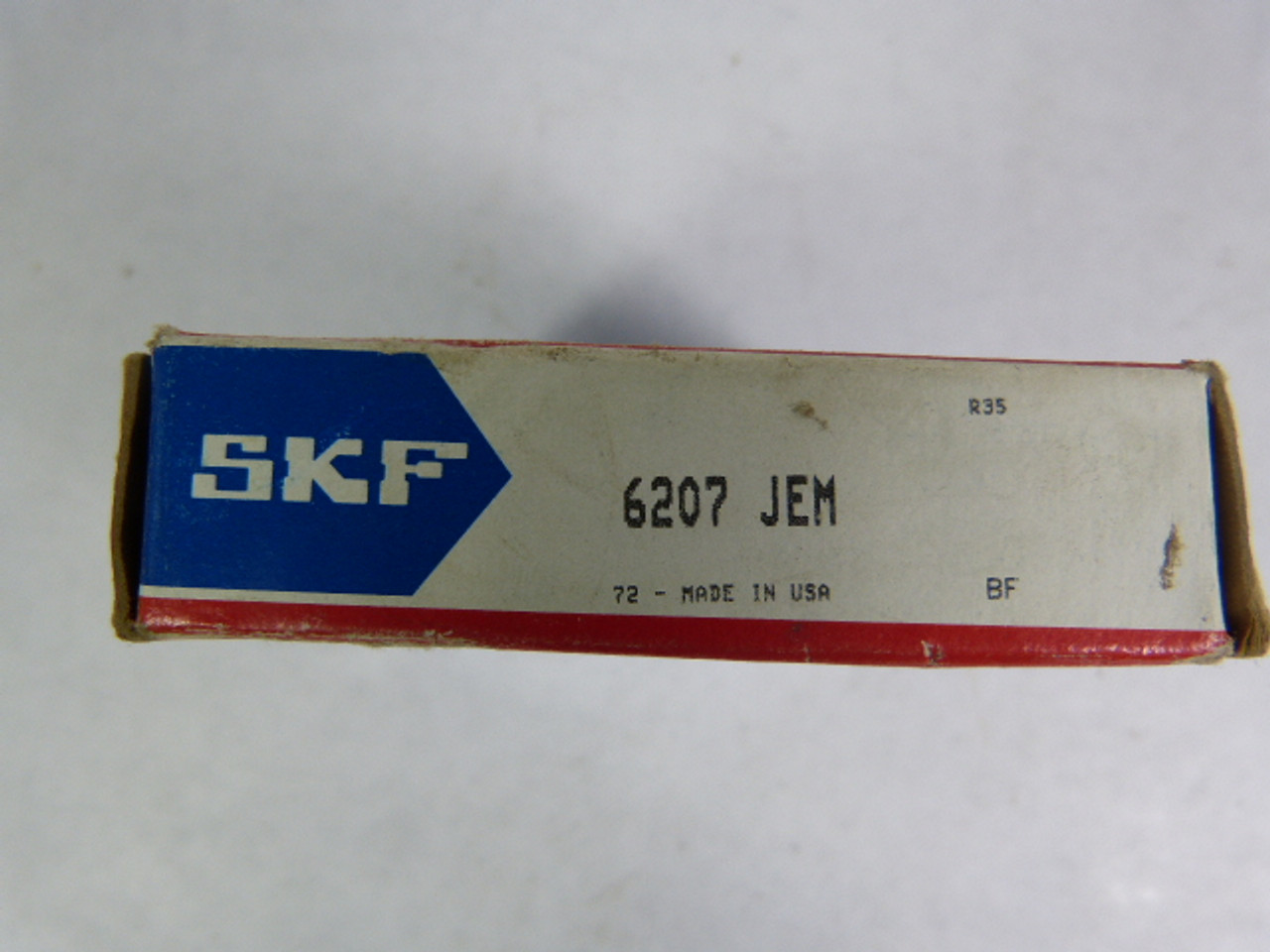 SKF 6207-JEM Ball Bearing 35 MM ID 72 MM OD 17 MM Wide ! NEW !