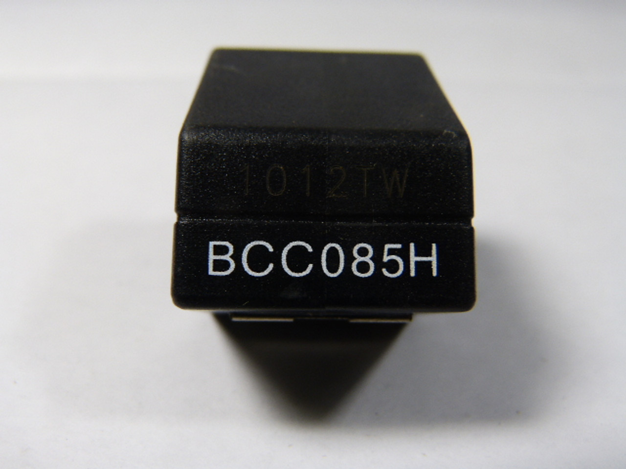 Balluff BCC085H BCC M424-E814-BG-RM013-000 Right Angle Bulkhead USED