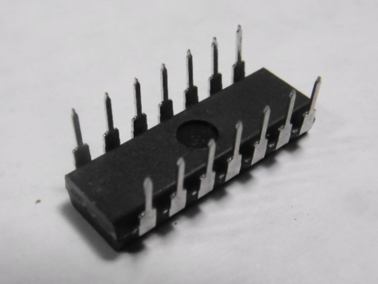 Texas Instruments SN7400N Quad 2-Input Positive NAND Gate 14-Pin NOP