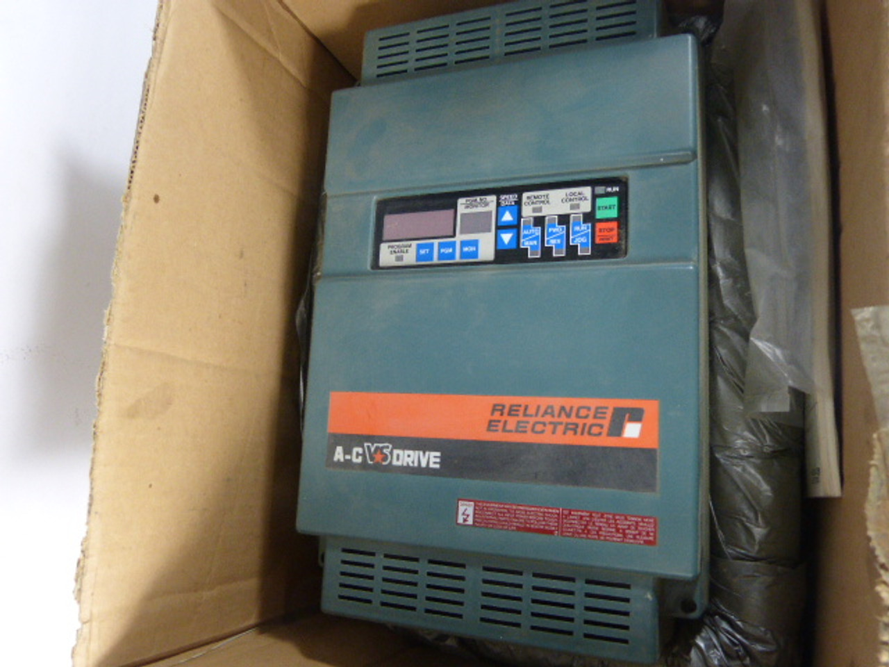 Reliance 2GC51005 GP-2000 AC Drive 5Hp 6.2Kva 575V ! NEW !