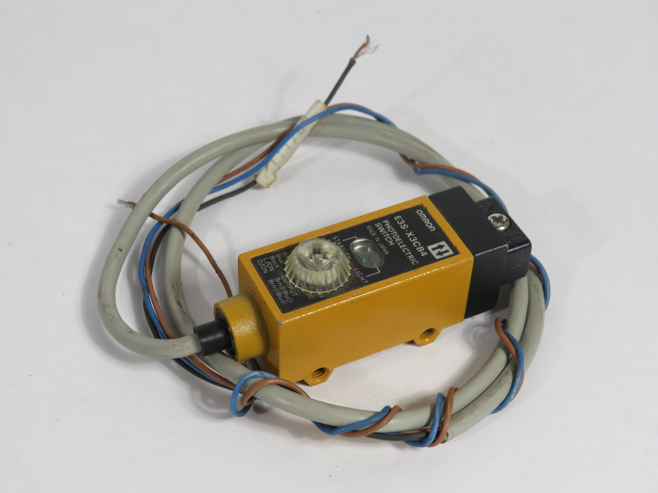 Omron E3S-X3CB4 Photoelectric Switch 27" CUT WIRES USED