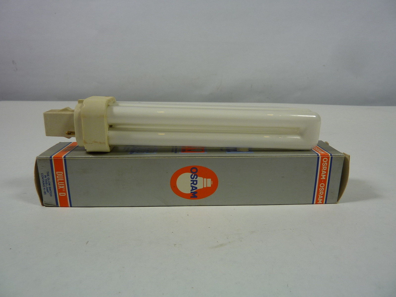 OSRAM DULUX D Fluorescent Bulb 26W 2700K ! NEW !