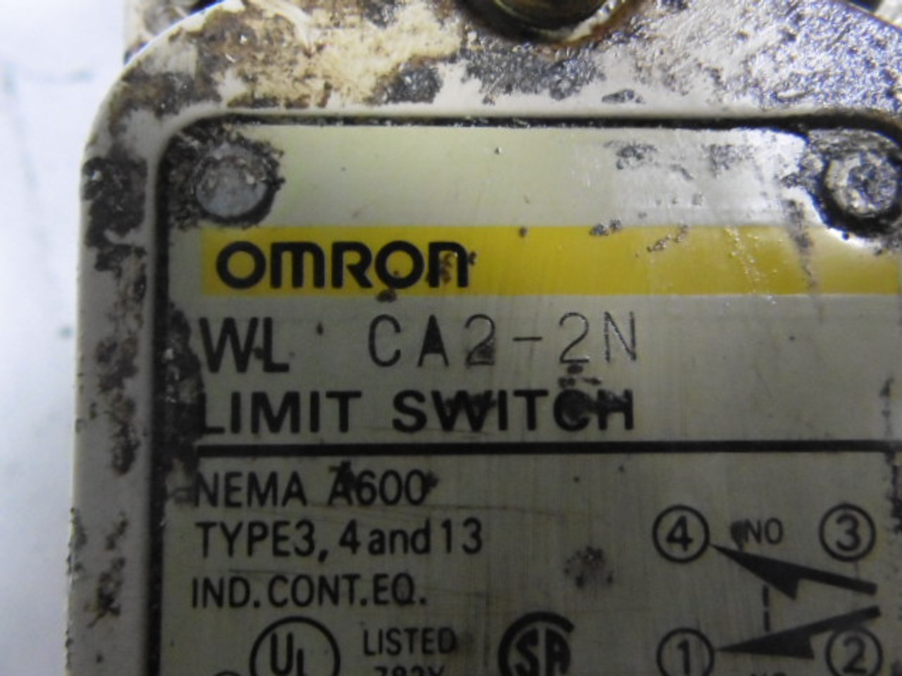 Omron WLCA2-2N Limit Switch 10A 125/250VAC USED