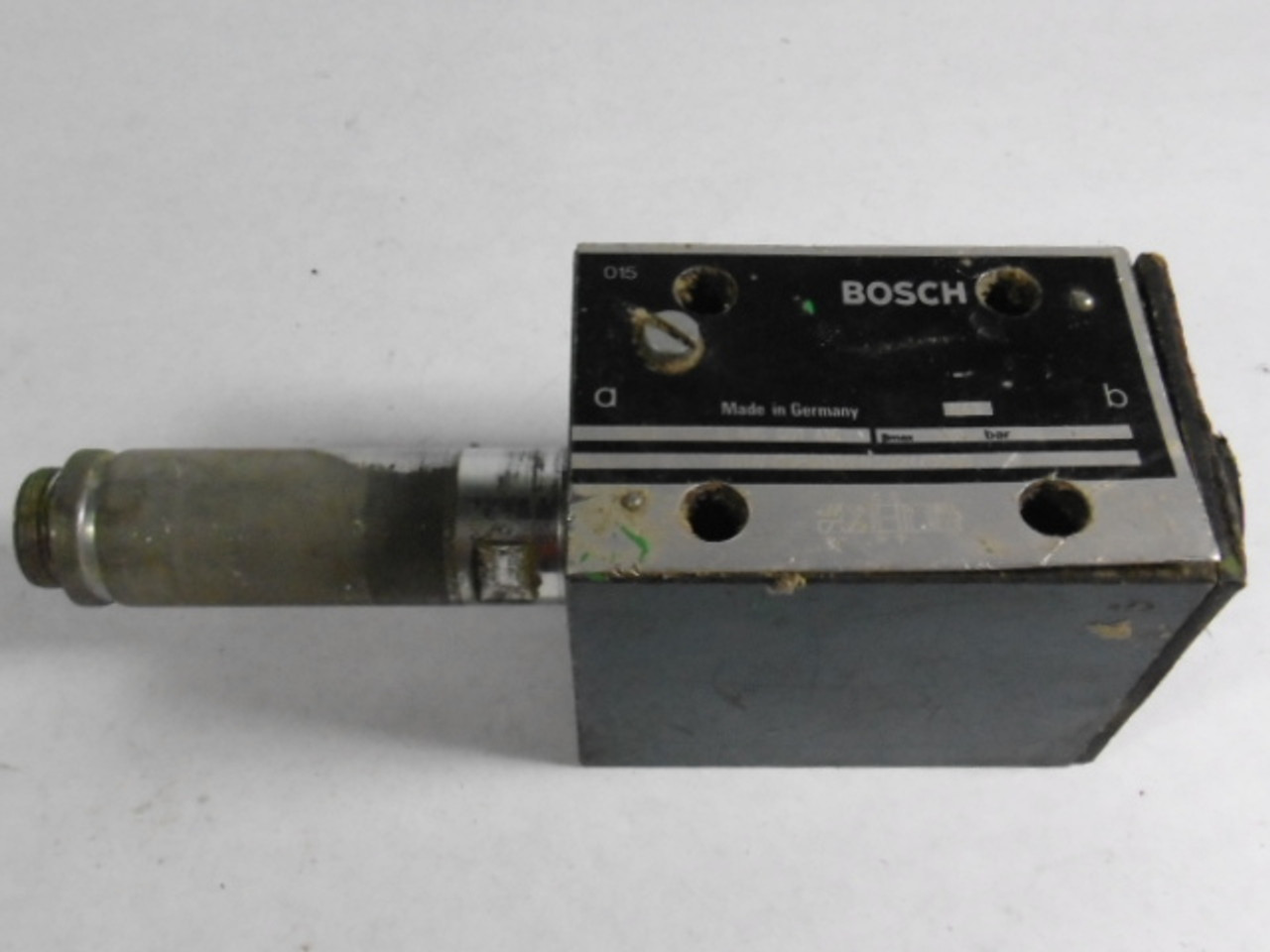 Bosch 0-810-001-415 Directional Control Valve 315bar ! AS IS !