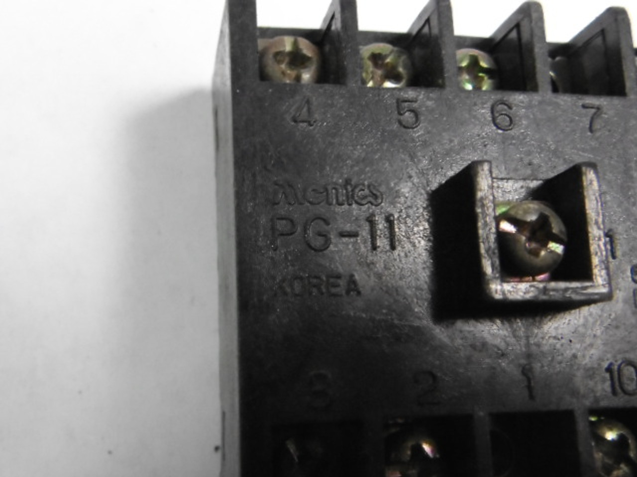 Menics PG-11 Relay Socket 6A 250VAC 11-Pin USED
