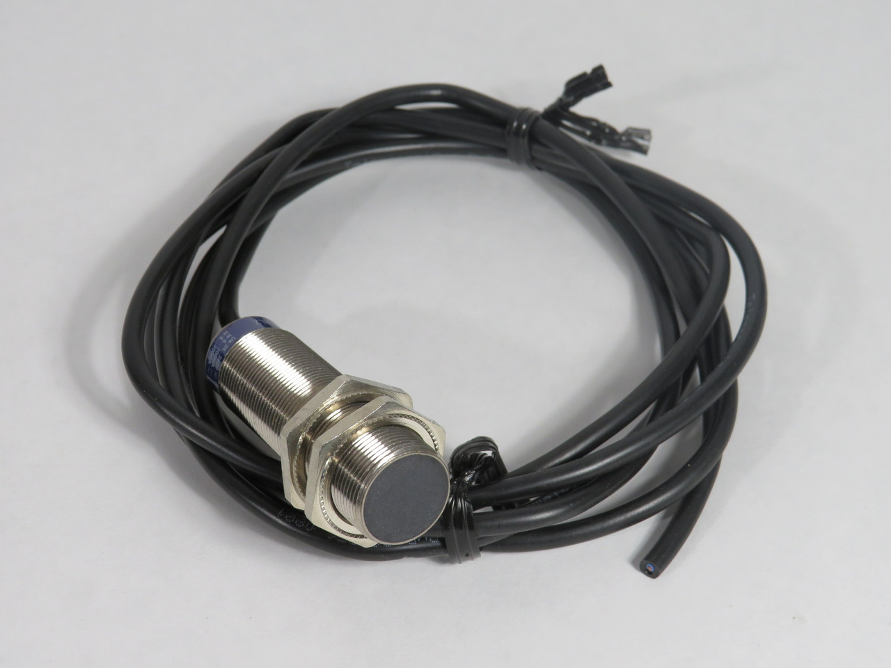 Telemecanique XS6-18B1MAL2 Proximity Sensor 24-240VAC/DC 200mA 8mm 74" Wire USED