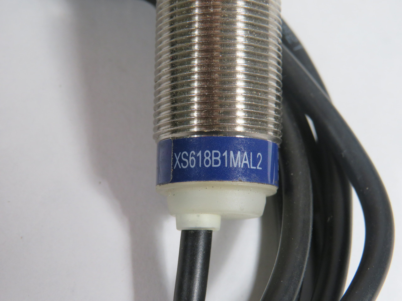 Telemecanique XS6-18B1MAL2 Proximity Sensor 24-240VAC/DC 200mA 8mm 74" Wire USED