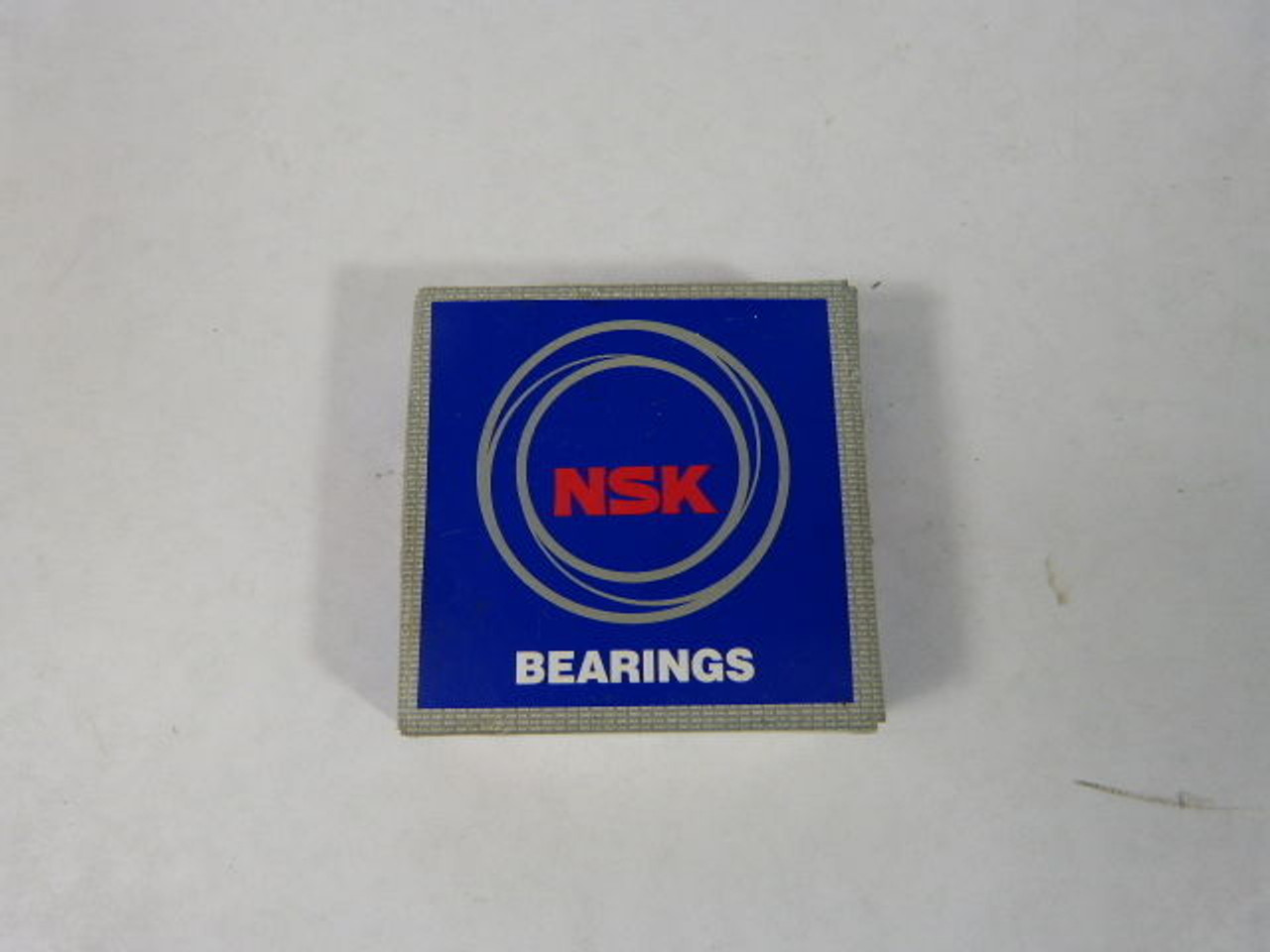 NSK 7204BWG Angular Contact Ball Bearing ! NEW !