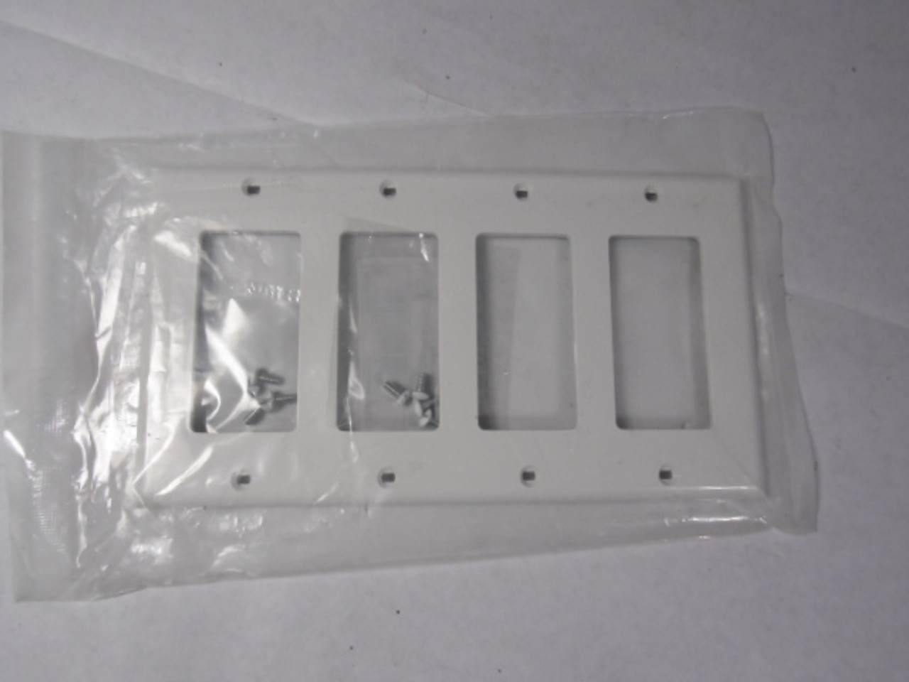 Leviton 80412-NW White Wall Plate Unbreakable 4 Gang ! NOP !