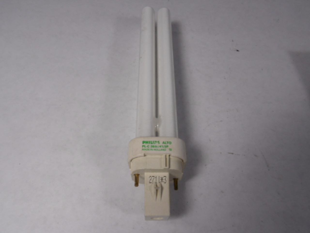 Philips PL-C26W/41/2P Compact Fluorescent Bulb 26 USED