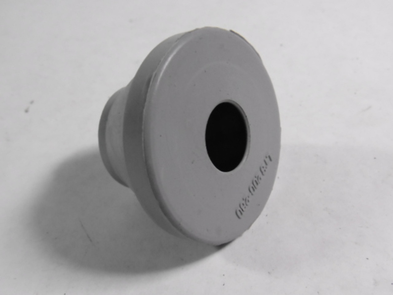 Heyco 4019/LTB200-260 Snap-In Liquid Tight Bushing 1-1/2" ! NOP !