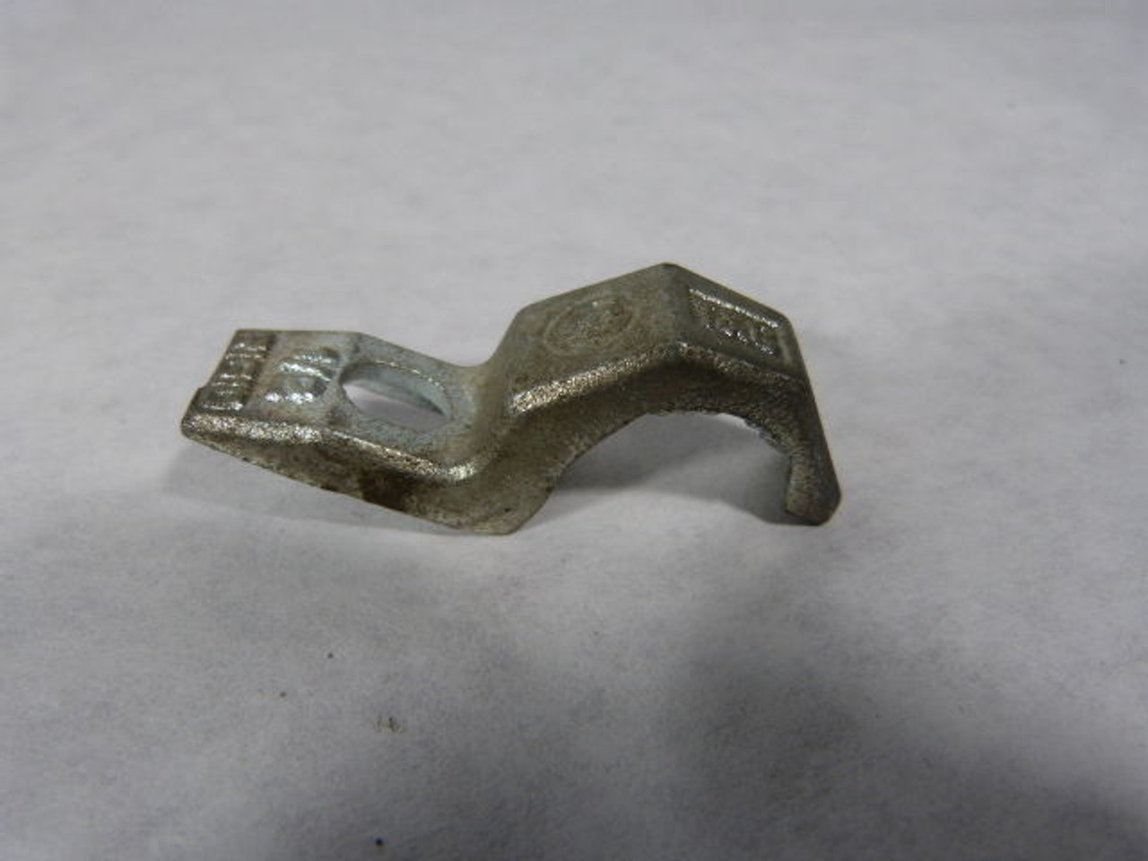 Thomas & Betts 1276 Conduit Clamp 1/2" USED