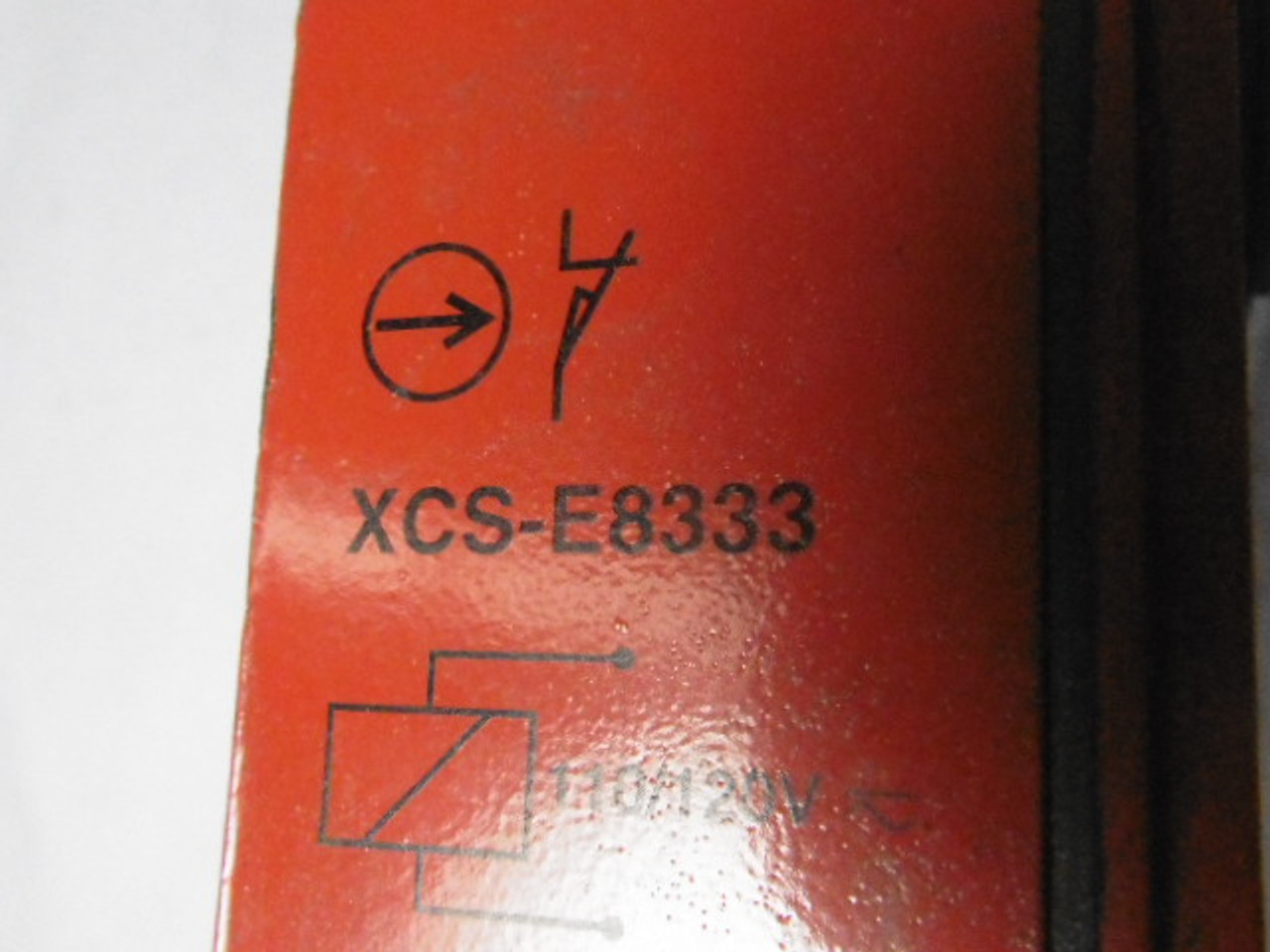Telemecanique XCS-E8333 Solenoid Safety Interlock Switch  USED