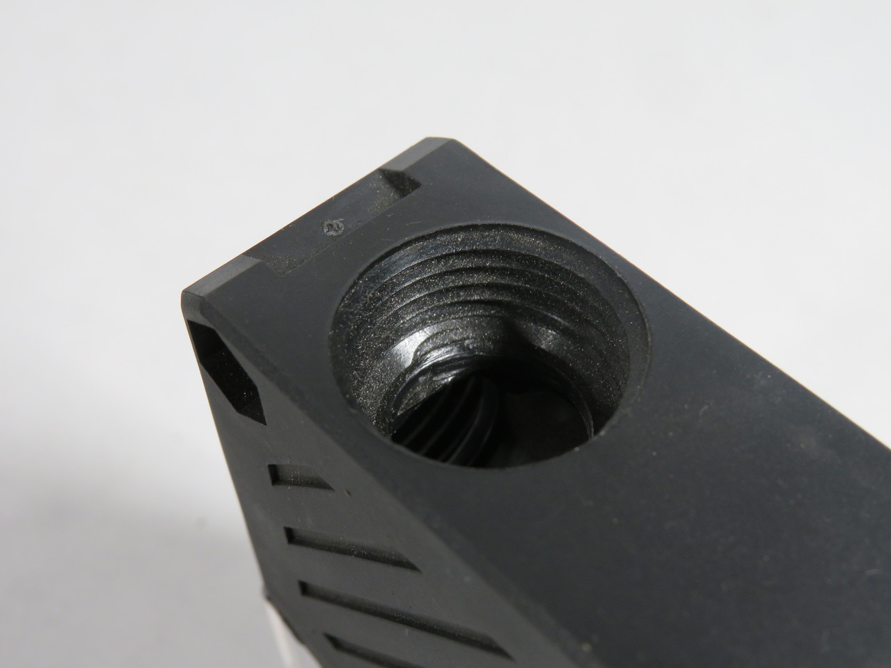 HTM RP76-T028MA-EY9T4L Photoelectric Thru-Beam Emitter 24-240V 28m USED