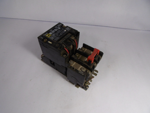 Square D 8536-SBO2-V01 Starter 110/120V 50/60HZ 3Pole 3Phase Open USED