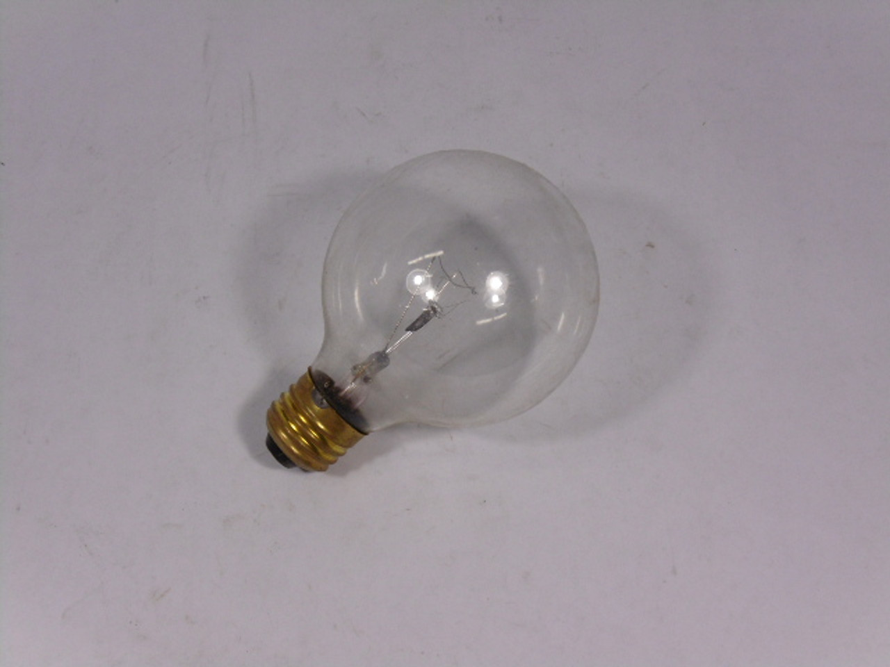 Generic 130V60W-CLEAR Bulb ! NEW !