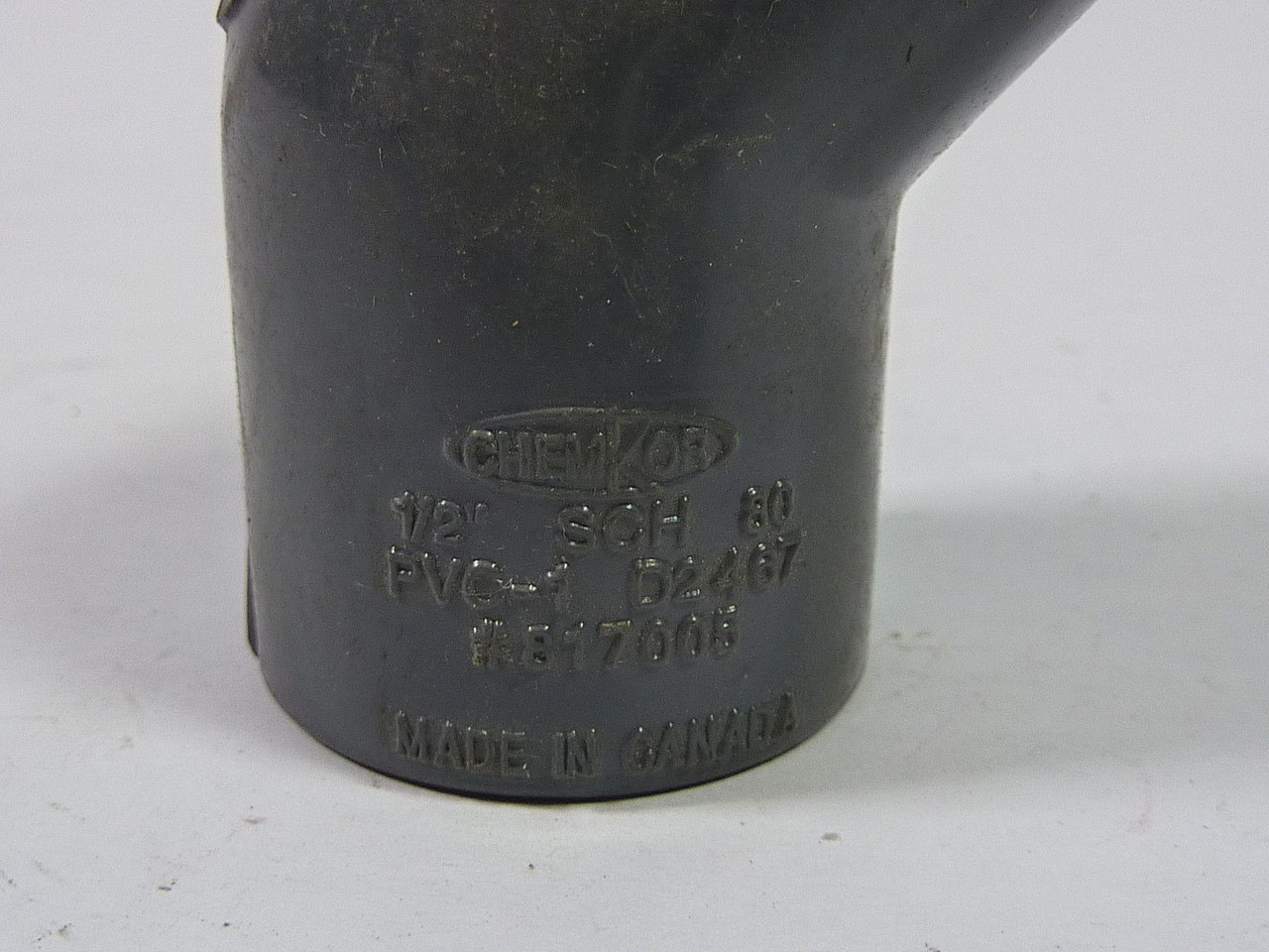 Chemkar SCH80 D2467 817005 PVC Elbow Fitting 1/2 Inch USED