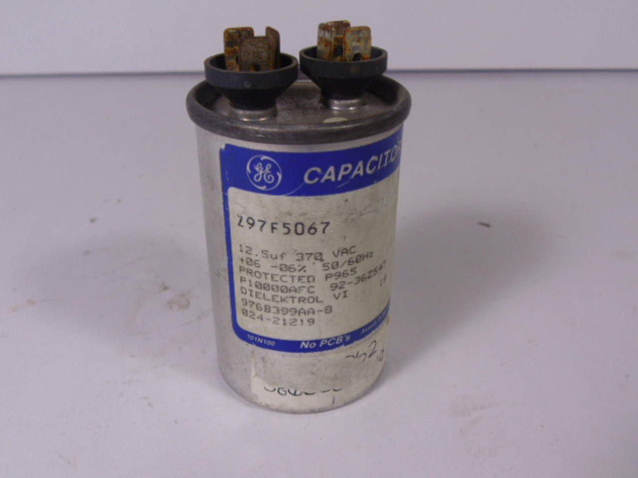 General Electric Z97F5067 Capacitor 12.5uf 370VAC 50/60Hz USED