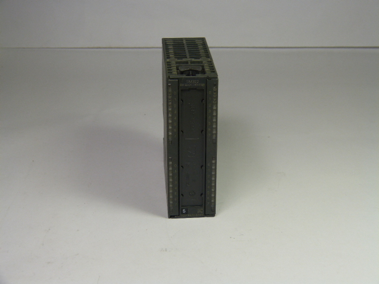 Siemens 6ES7-322-1BL00-0AA0 Output Module 32-Point Digital .5Amp 24 VDC USED