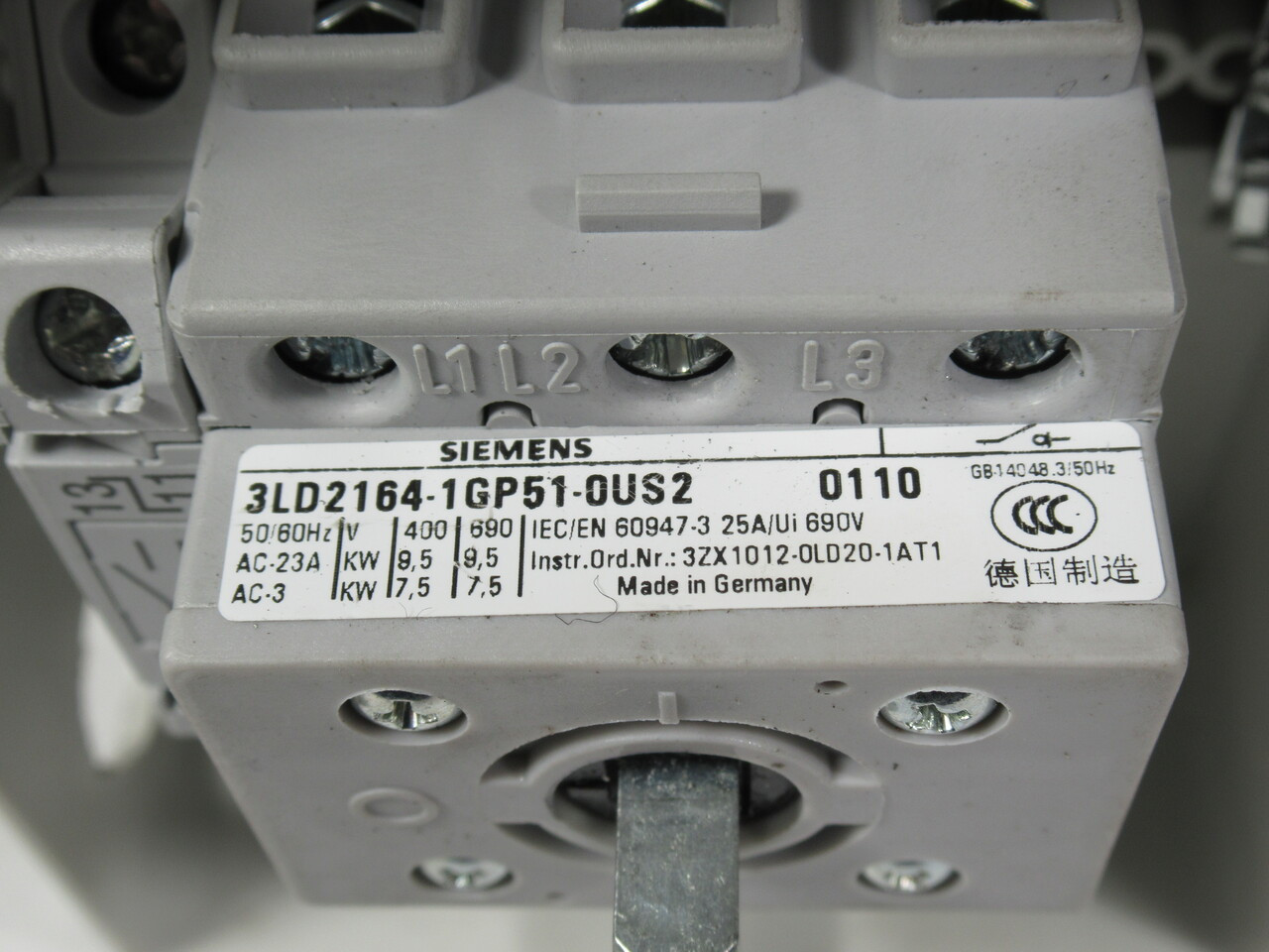 Siemens 3LD2164-1GP51-0US2 Enclosed Disconnect Switch 25A 9.5kW 3P C/W Aux USED