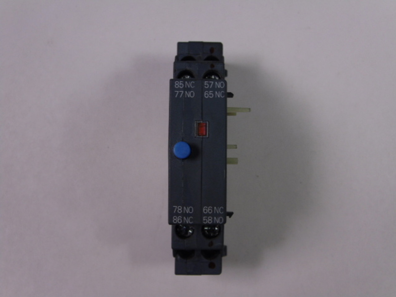 Siemens 3RV2921-1M Signaling Switch  USED