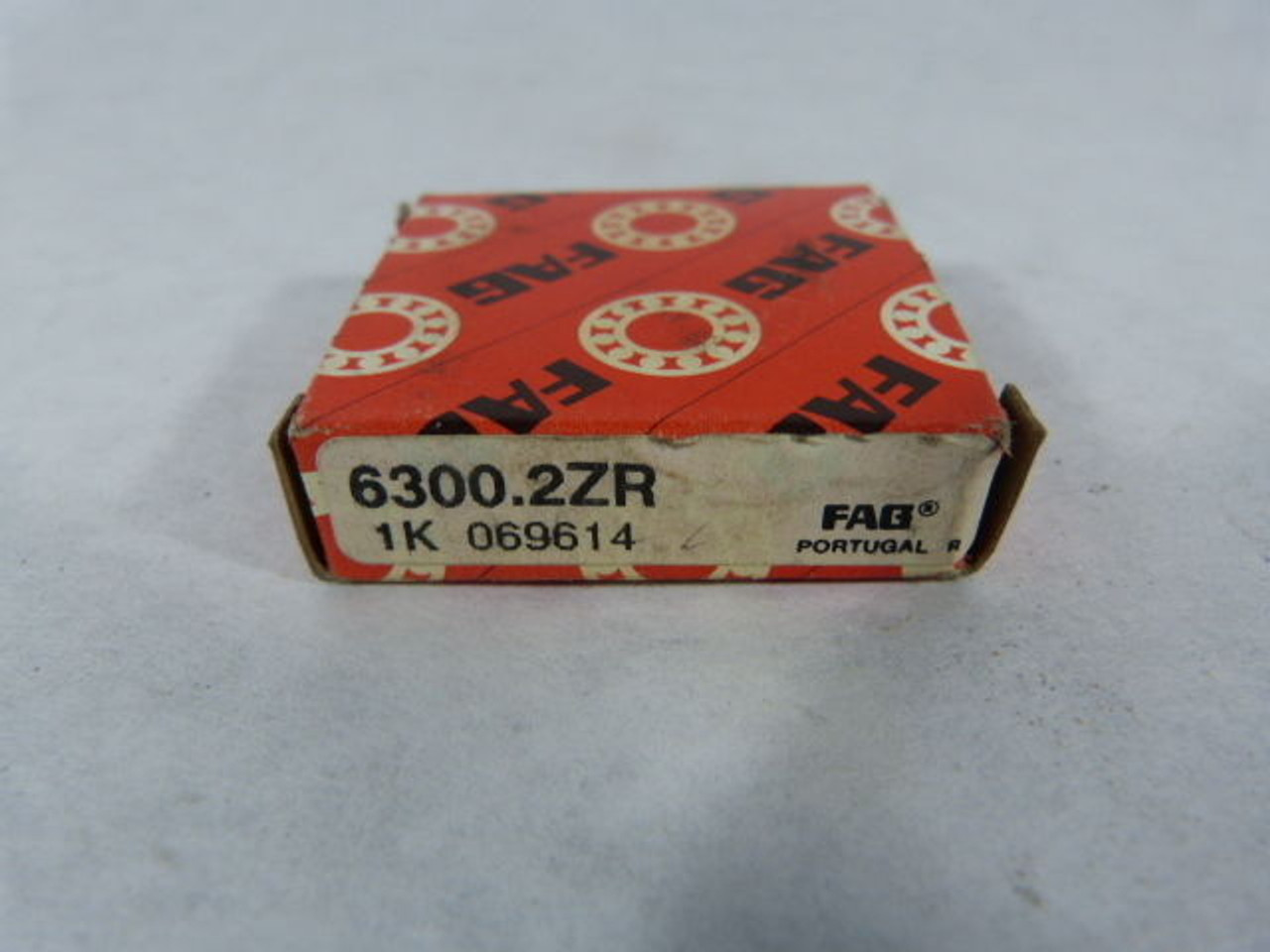 FAG 6300.2ZR Single Row Ball Bearing ! NEW !