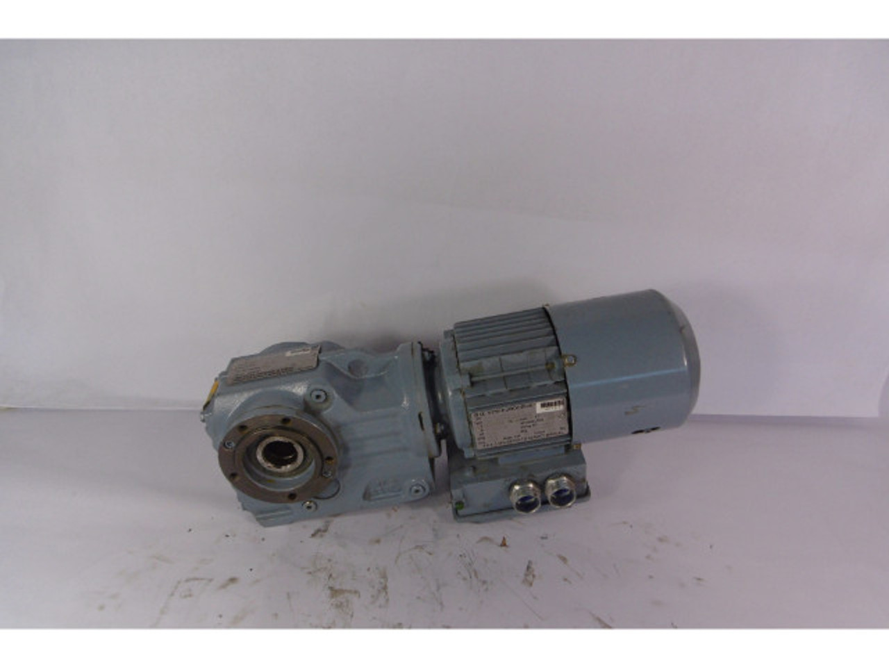 Sew-Eurodrive 0.5HP 1700RPM 330/575V TEFC 3Ph C/W Gearbox 72.54:1 Ratio USED