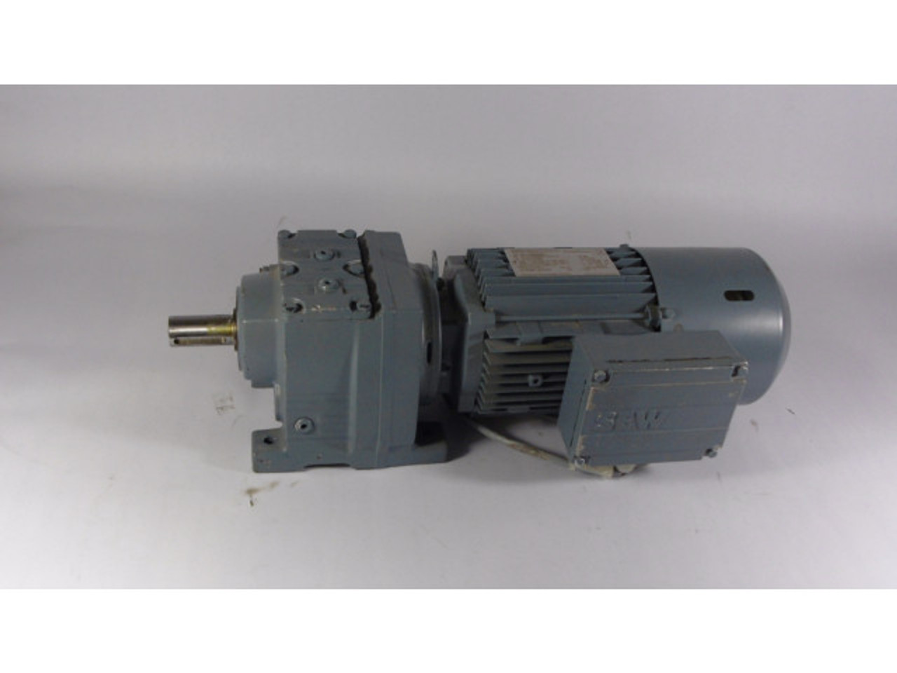 Sew-Eurodrive R37DT80N4/BMG Gear Motor .75KW 240-266V 1680/127 RPM USED