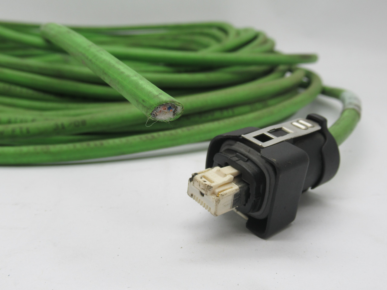 Siemens SP6FX80022DC101CE0 Servo Cable 24M *Cut* USED