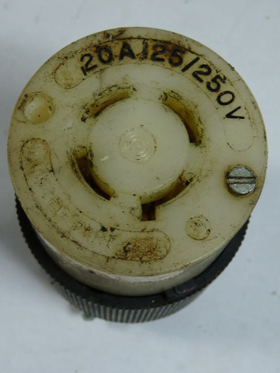 Hubbell 2413 Connector 20A 125/250V 4W 3P USED