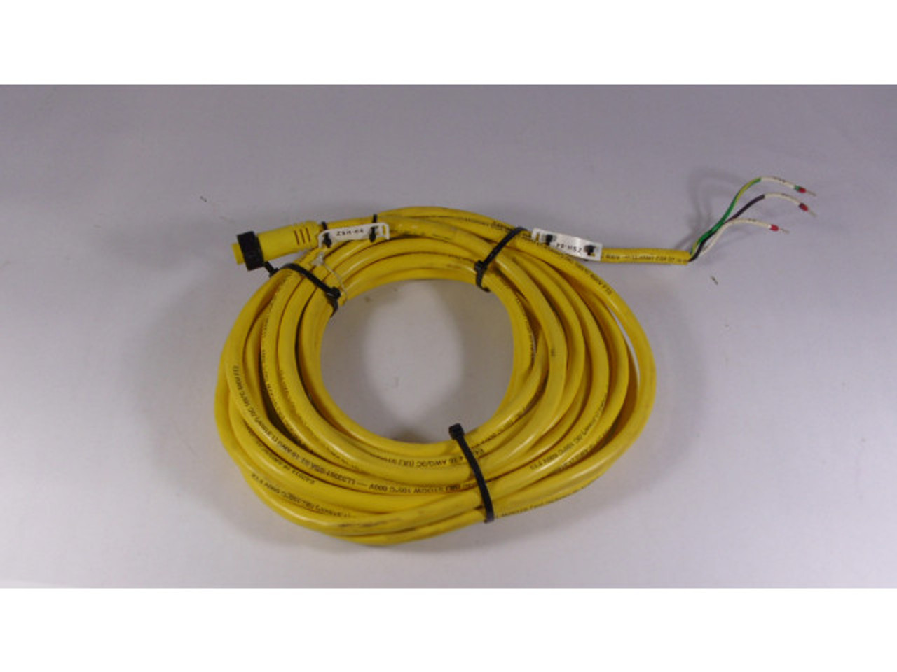 Brad Harrison 103000A01F300 3-Pin PVC Cordset 3P 16AWG 600V 30' USED