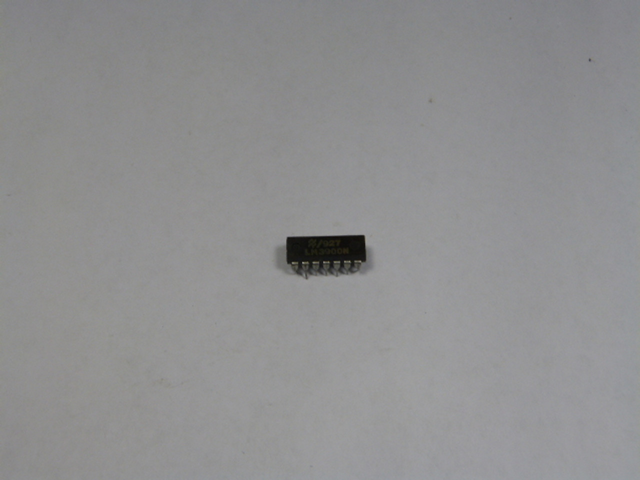 Generic LM3900N Integrated Circuit Chip 14-Pin USED