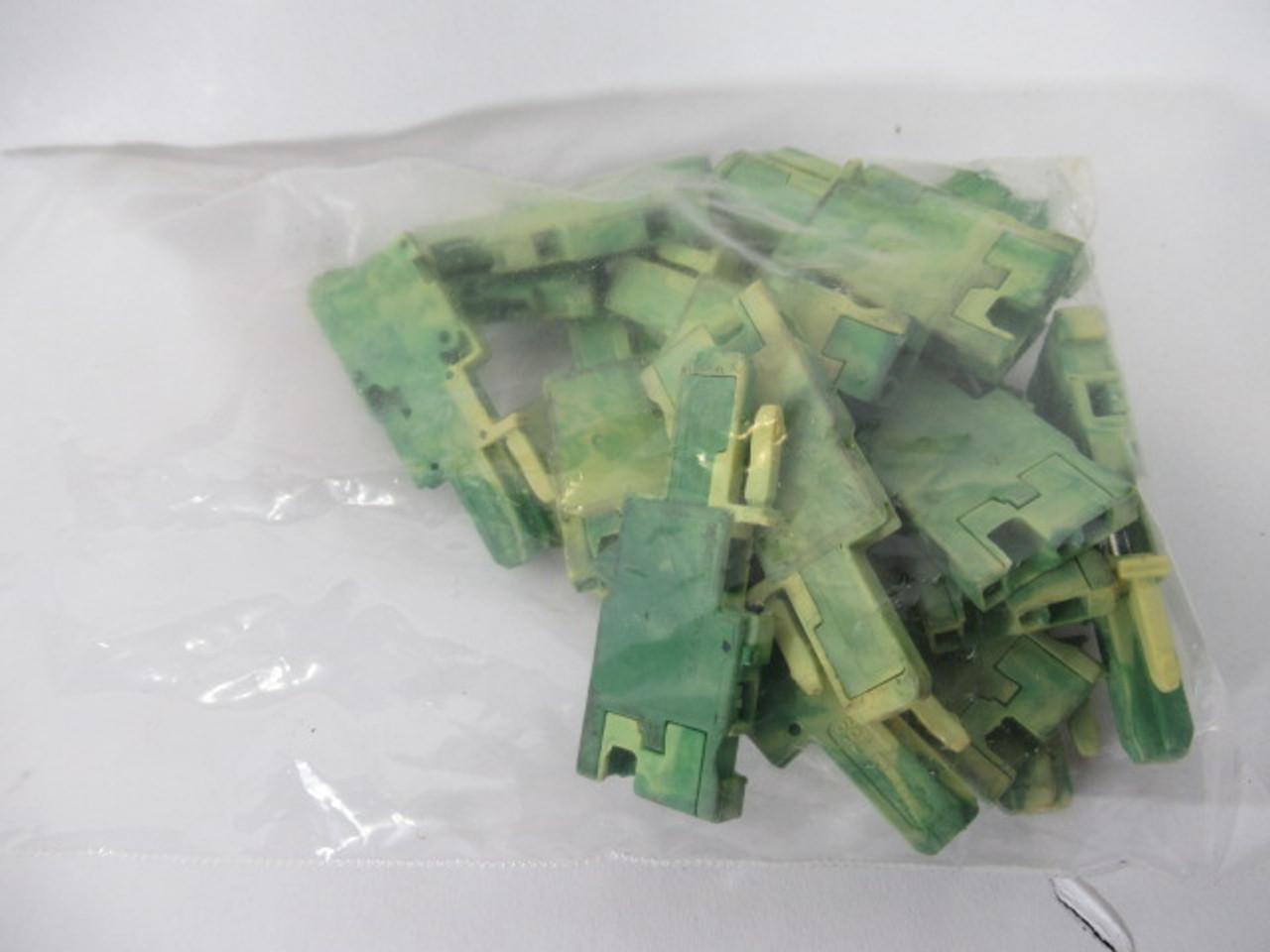 Wago 769-501/000-016 Female Plug Lot of 20 GREEN/YELLOW USED