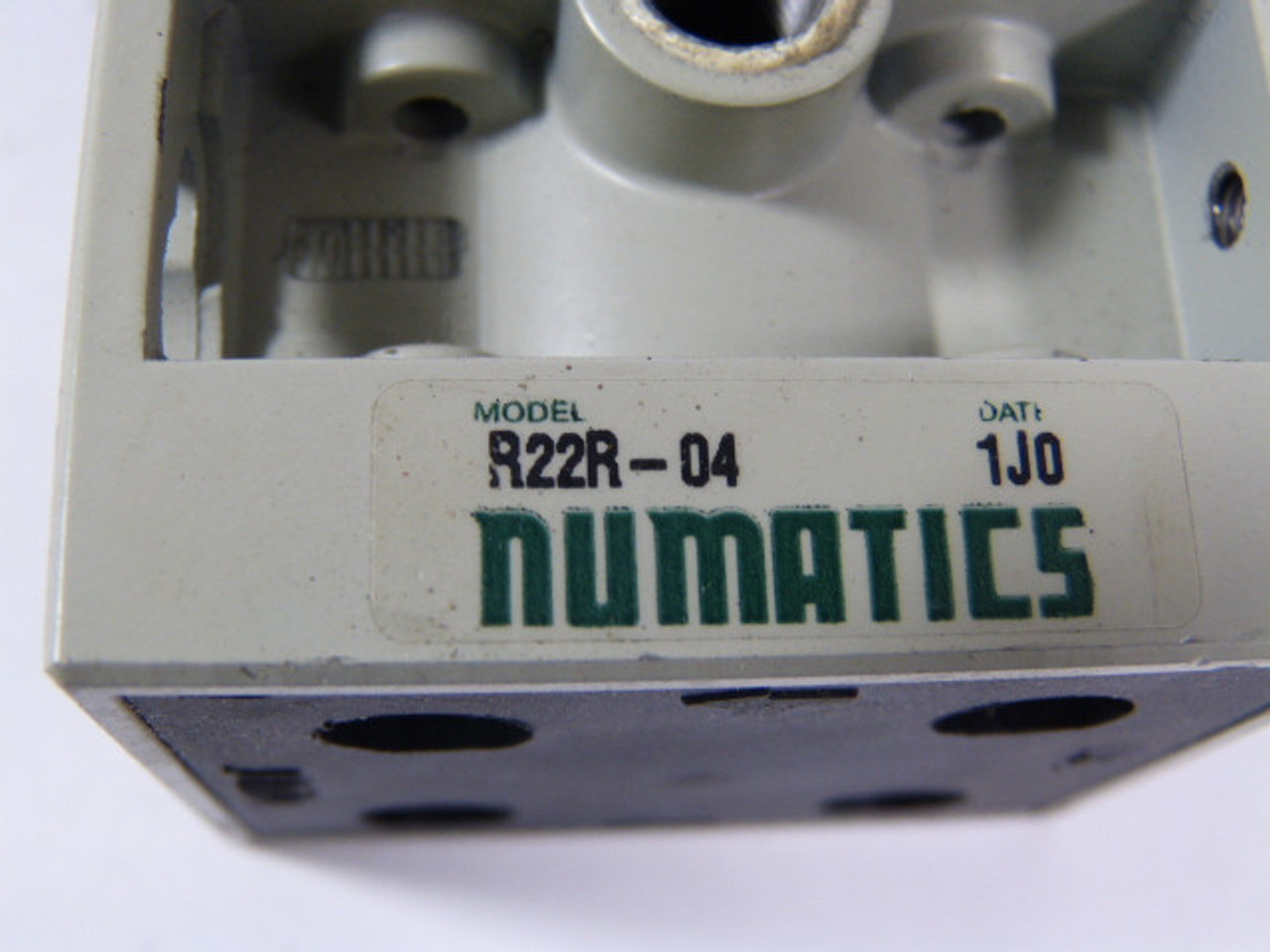 Numatics R22R-04 Pneumatic Regulator W/O Gauge USED